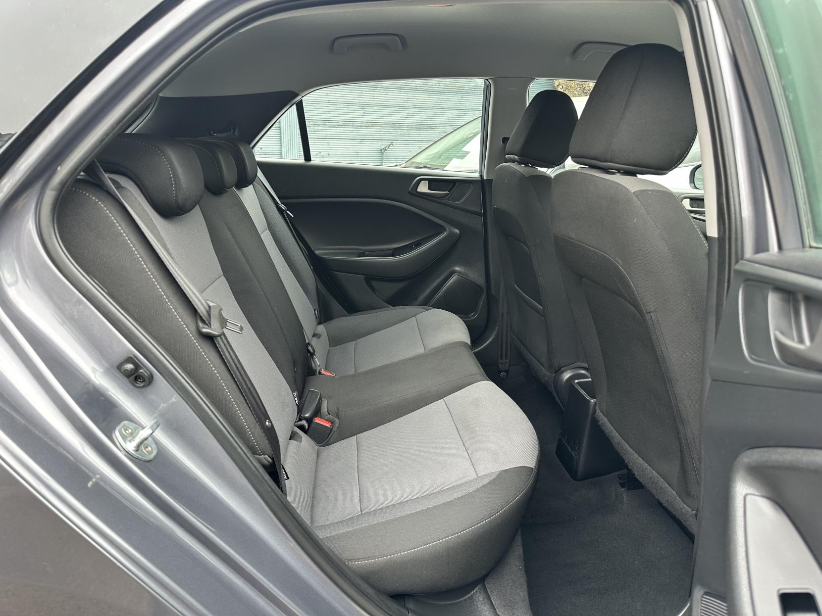 Hyundai i20 1.4 SE Hatchback 5dr Petrol Auto Euro 6 (100 ps)