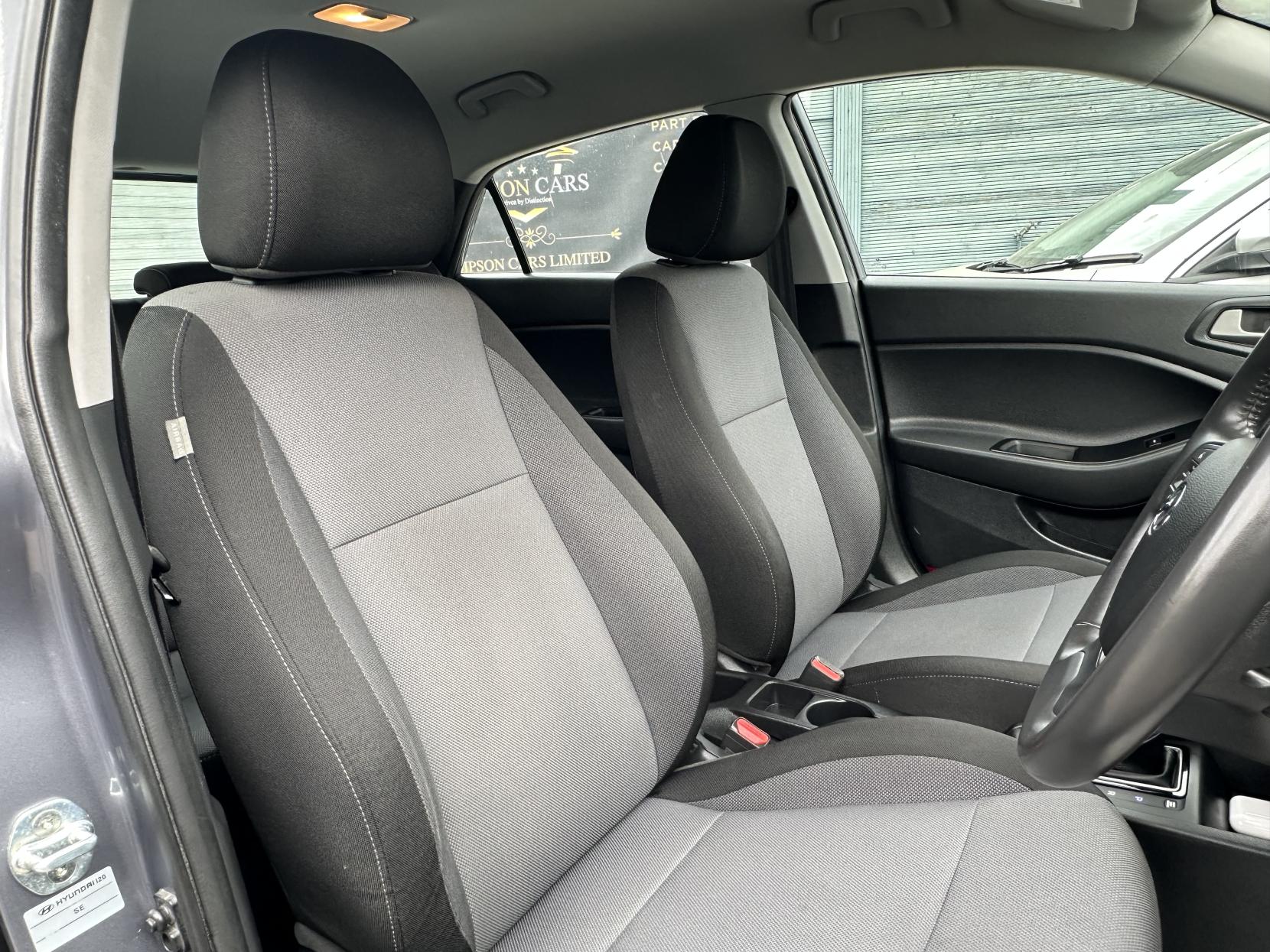 Hyundai i20 1.4 SE Hatchback 5dr Petrol Auto Euro 6 (100 ps)