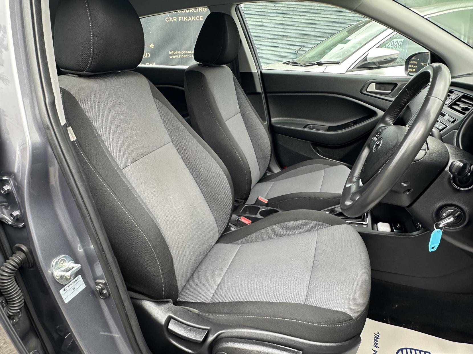 Hyundai i20 1.4 SE Hatchback 5dr Petrol Auto Euro 6 (100 ps)