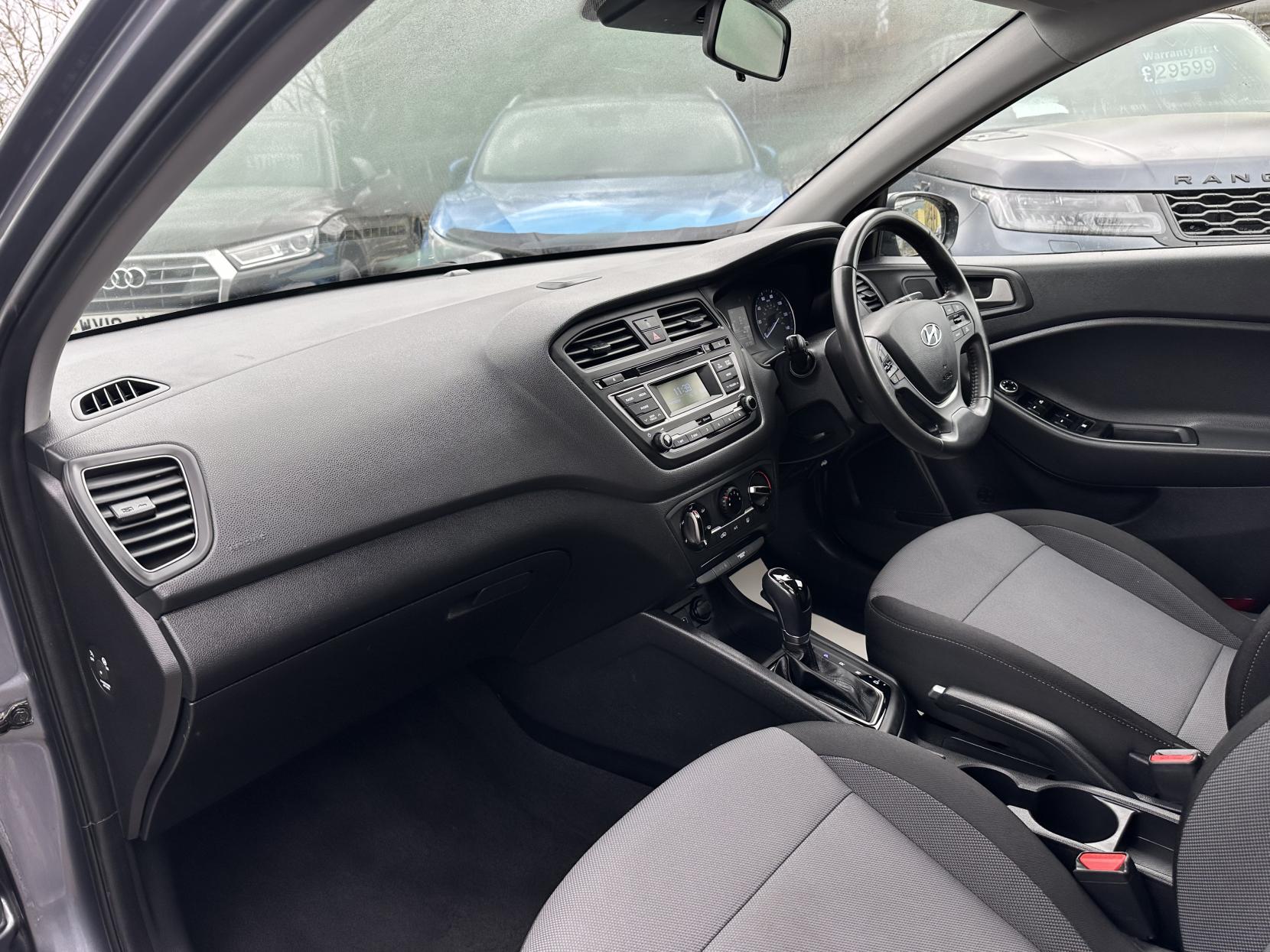 Hyundai i20 1.4 SE Hatchback 5dr Petrol Auto Euro 6 (100 ps)