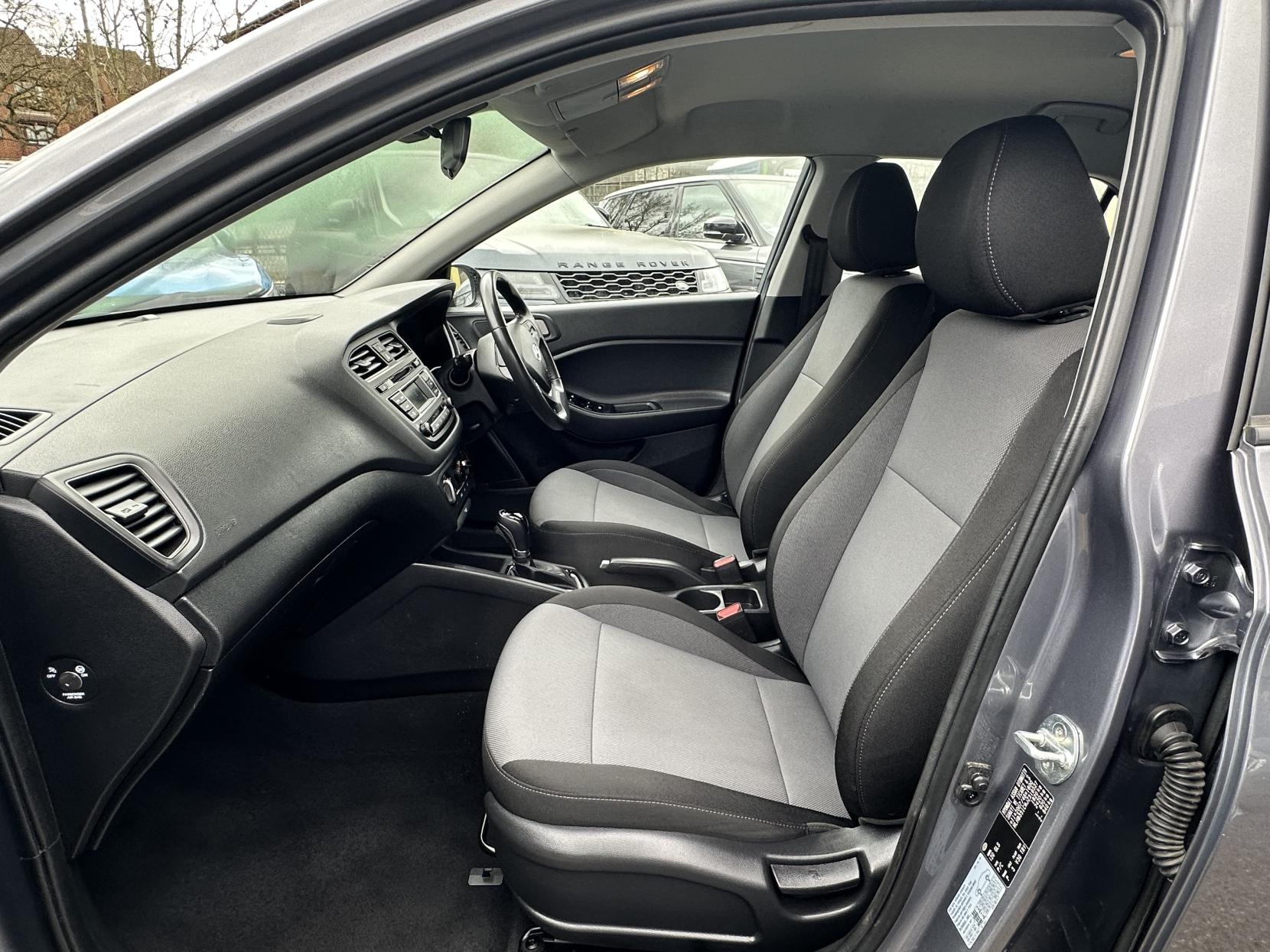 Hyundai i20 1.4 SE Hatchback 5dr Petrol Auto Euro 6 (100 ps)