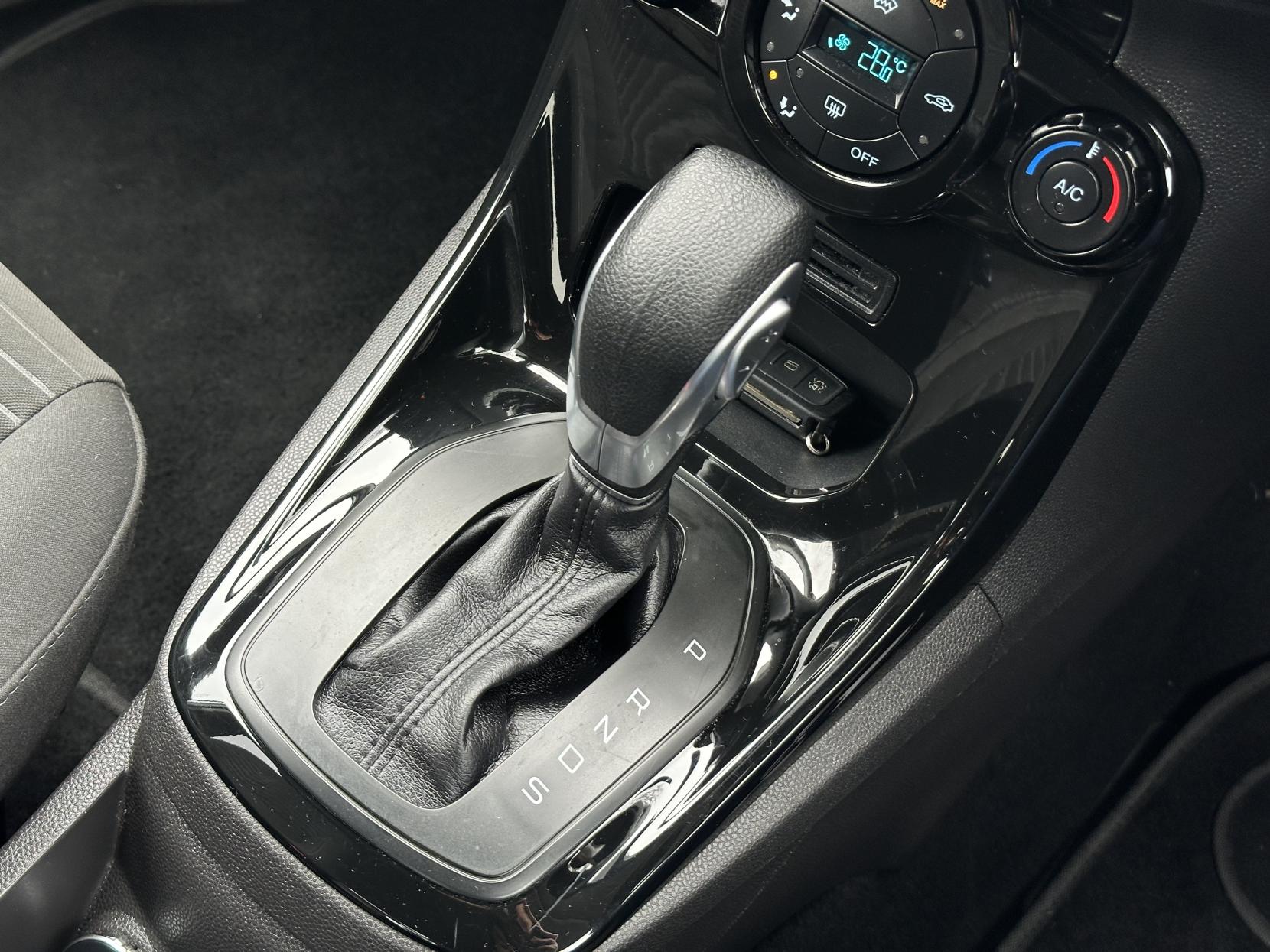 Ford Fiesta 1.0T EcoBoost Titanium Hatchback 5dr Petrol Powershift Euro 5 (100 ps)