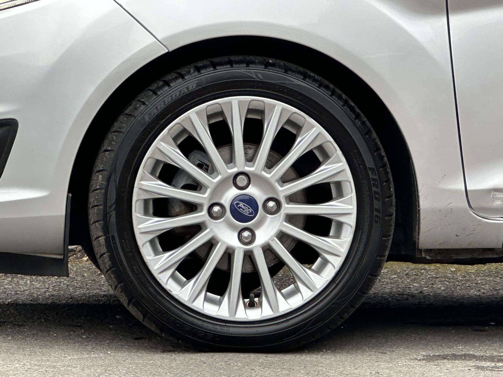 Ford Fiesta 1.0T EcoBoost Titanium Hatchback 5dr Petrol Powershift Euro 5 (100 ps)