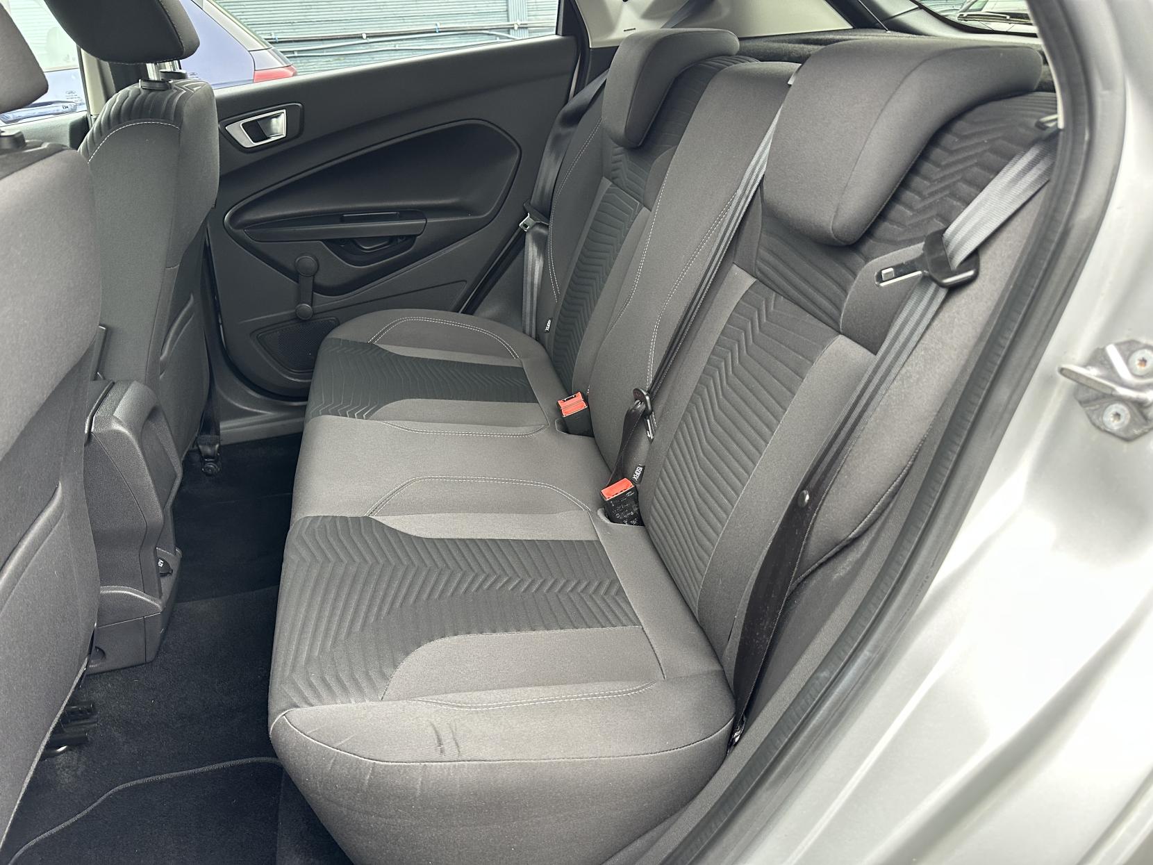 Ford Fiesta 1.0T EcoBoost Titanium Hatchback 5dr Petrol Powershift Euro 5 (100 ps)