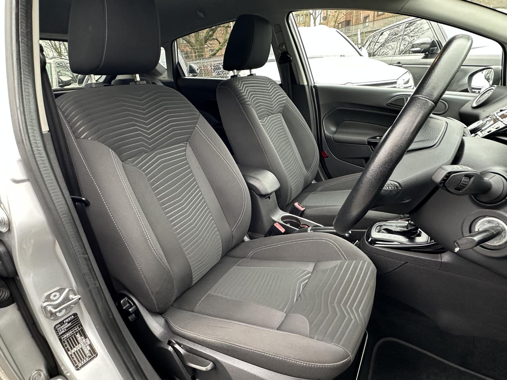 Ford Fiesta 1.0T EcoBoost Titanium Hatchback 5dr Petrol Powershift Euro 5 (100 ps)