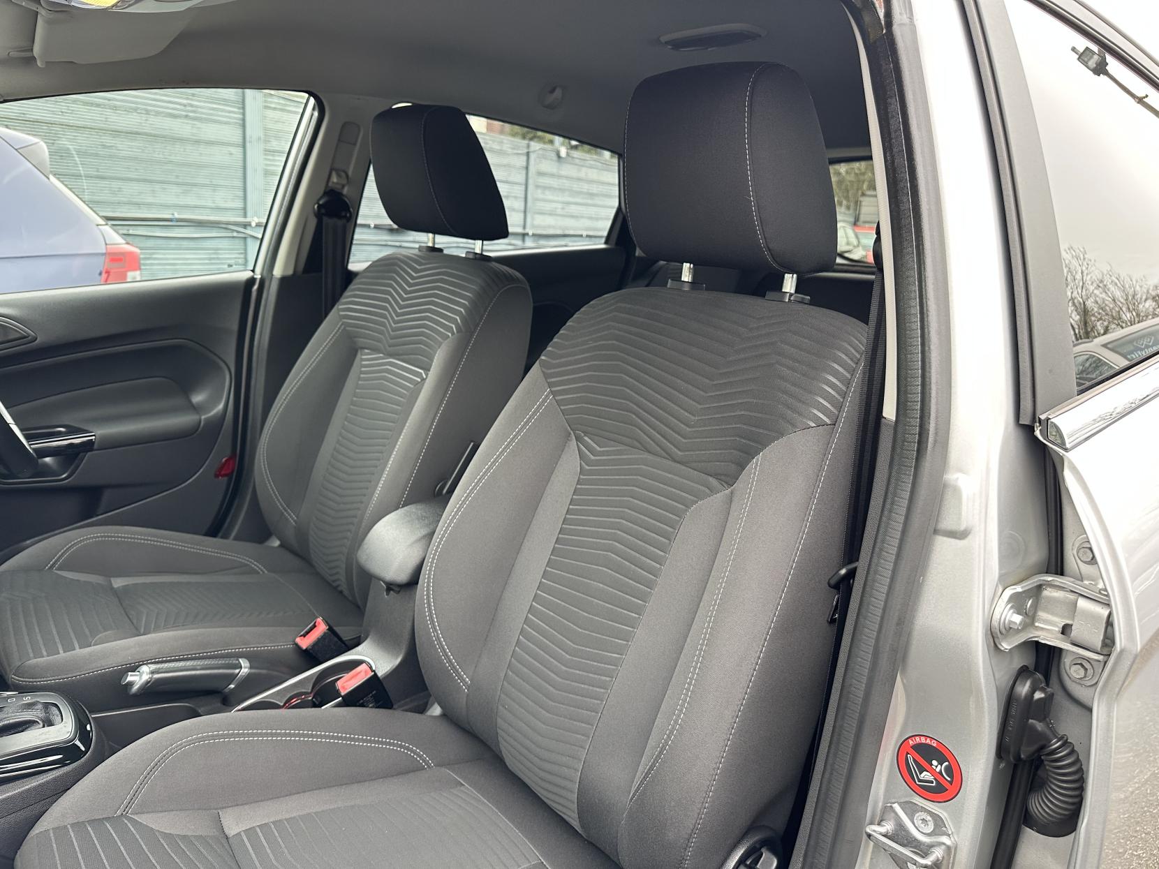 Ford Fiesta 1.0T EcoBoost Titanium Hatchback 5dr Petrol Powershift Euro 5 (100 ps)