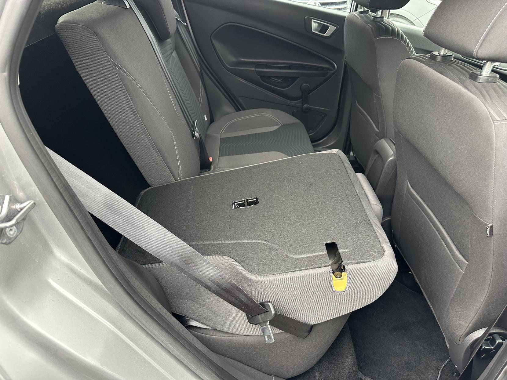 Ford Fiesta 1.0T EcoBoost Titanium Hatchback 5dr Petrol Powershift Euro 5 (100 ps)