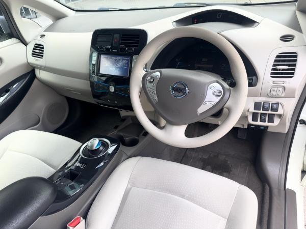 Nissan Leaf 24kWh Hatchback 5dr Electric Auto (107 bhp)