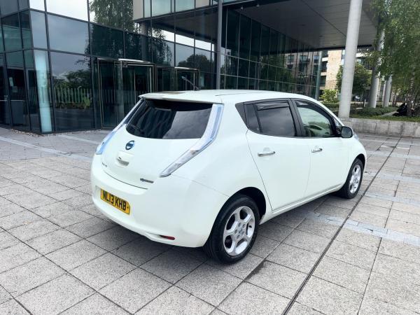 Nissan Leaf 24kWh Hatchback 5dr Electric Auto (107 bhp)