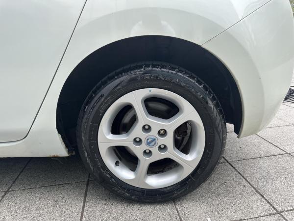 Nissan Leaf 24kWh Hatchback 5dr Electric Auto (107 bhp)