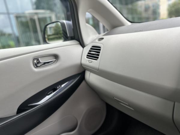 Nissan Leaf 24kWh Hatchback 5dr Electric Auto (107 bhp)