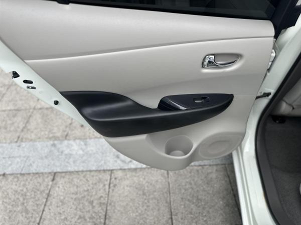 Nissan Leaf 24kWh Hatchback 5dr Electric Auto (107 bhp)