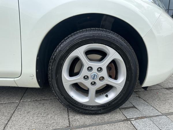 Nissan Leaf 24kWh Hatchback 5dr Electric Auto (107 bhp)