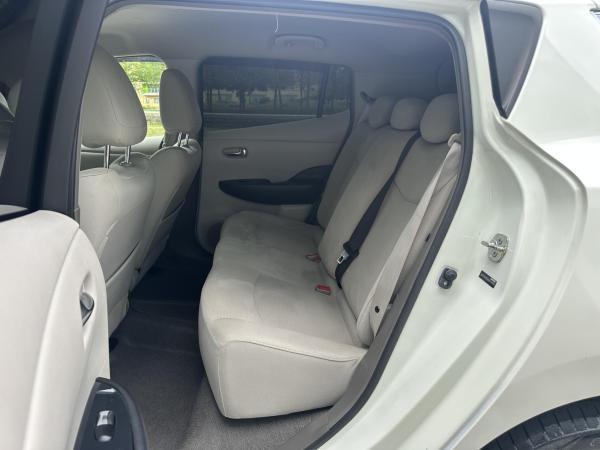 Nissan Leaf 24kWh Hatchback 5dr Electric Auto (107 bhp)