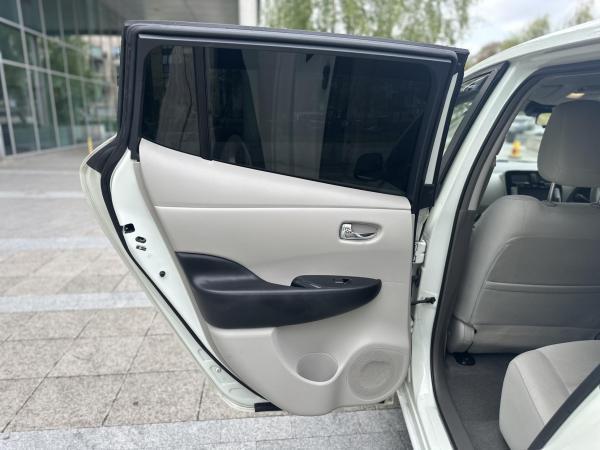 Nissan Leaf 24kWh Hatchback 5dr Electric Auto (107 bhp)