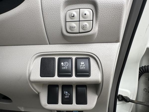 Nissan Leaf 24kWh Hatchback 5dr Electric Auto (107 bhp)