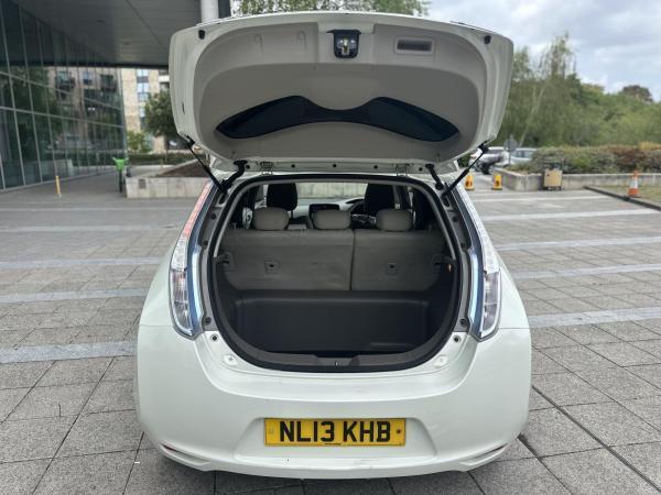 Nissan Leaf 24kWh Hatchback 5dr Electric Auto (107 bhp)