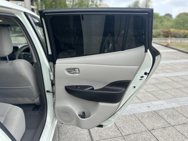 Nissan Leaf 24kWh Hatchback 5dr Electric Auto (107 bhp)
