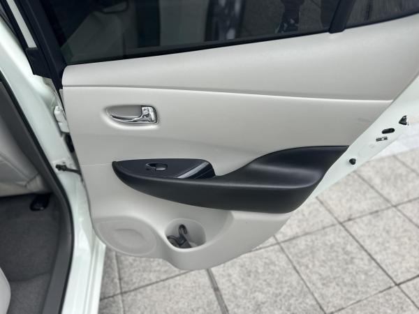 Nissan Leaf 24kWh Hatchback 5dr Electric Auto (107 bhp)