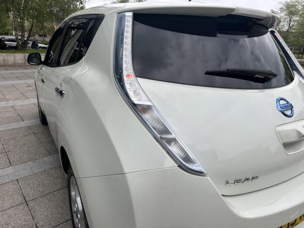 Nissan Leaf 24kWh Hatchback 5dr Electric Auto (107 bhp)