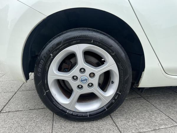 Nissan Leaf 24kWh Hatchback 5dr Electric Auto (107 bhp)