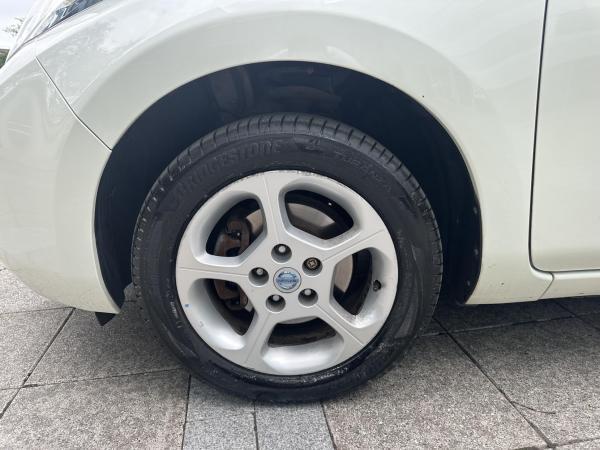Nissan Leaf 24kWh Hatchback 5dr Electric Auto (107 bhp)