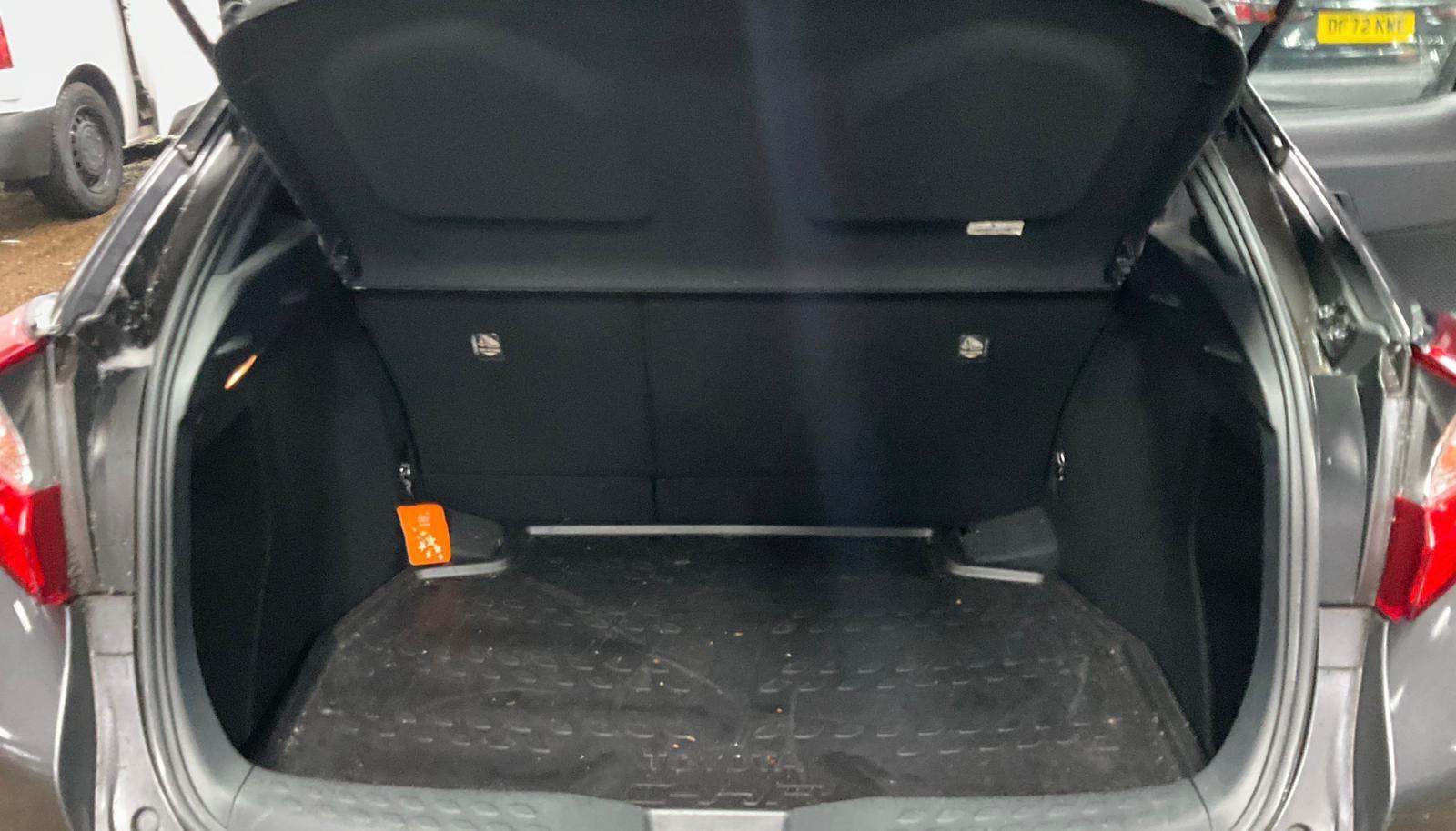 Toyota C-HR 1.8 VVT-h Icon SUV 5dr Petrol Hybrid CVT Euro 6 (s/s) (122 ps)