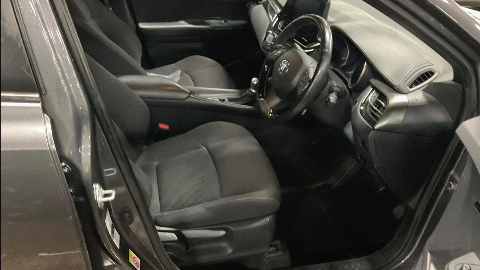 Toyota C-HR 1.8 VVT-h Icon SUV 5dr Petrol Hybrid CVT Euro 6 (s/s) (122 ps)