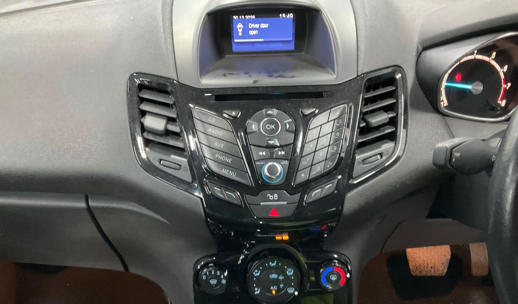 Ford Fiesta 1.0T EcoBoost Zetec Hatchback 5dr Petrol Powershift Euro 6 (100 ps)