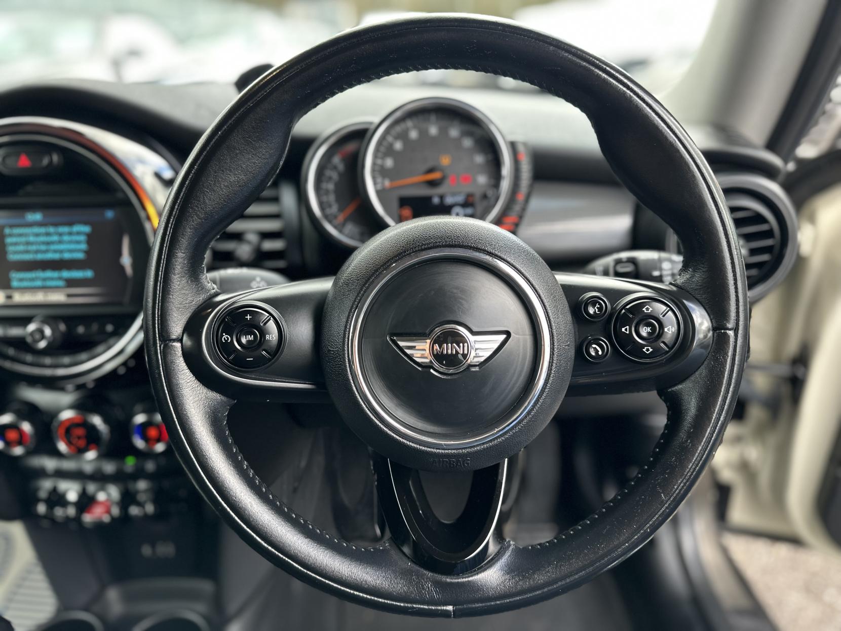 MINI Hatch 1.2 One Hatchback 3dr Petrol Manual Euro 6 (s/s) (102 ps)