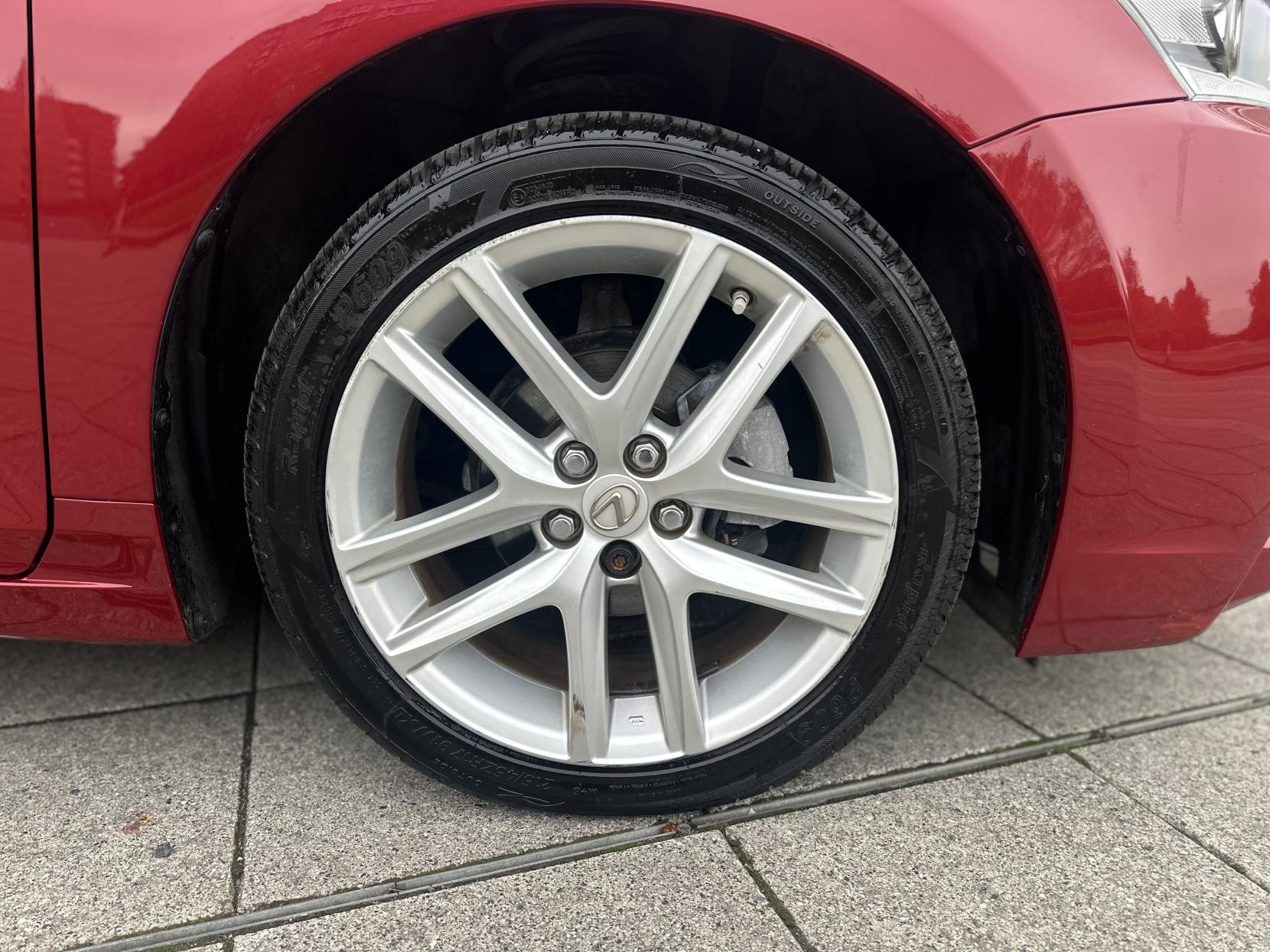 Lexus CT 1.8 200h Advance Hatchback 5dr Petrol Hybrid CVT Euro 6 (s/s) (136 ps)