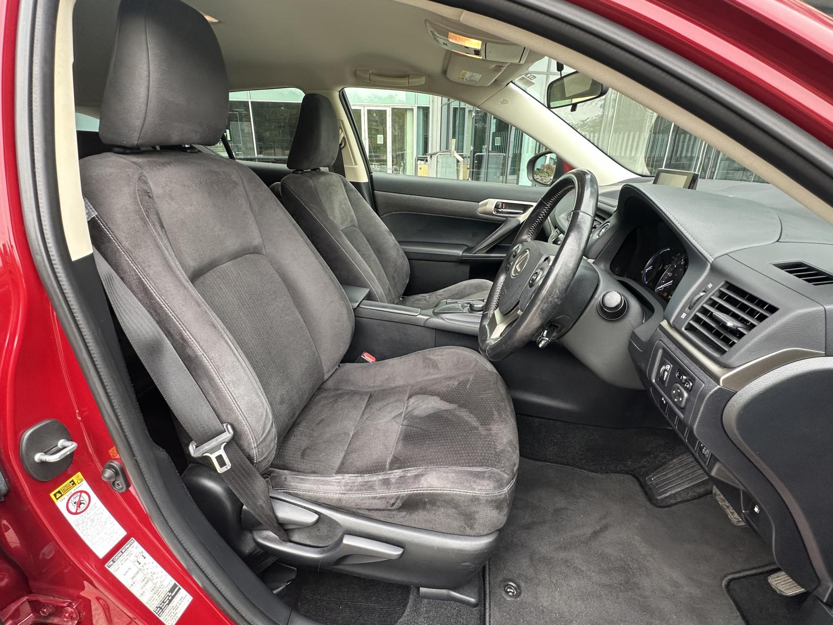 Lexus CT 1.8 200h Advance Hatchback 5dr Petrol Hybrid CVT Euro 6 (s/s) (136 ps)