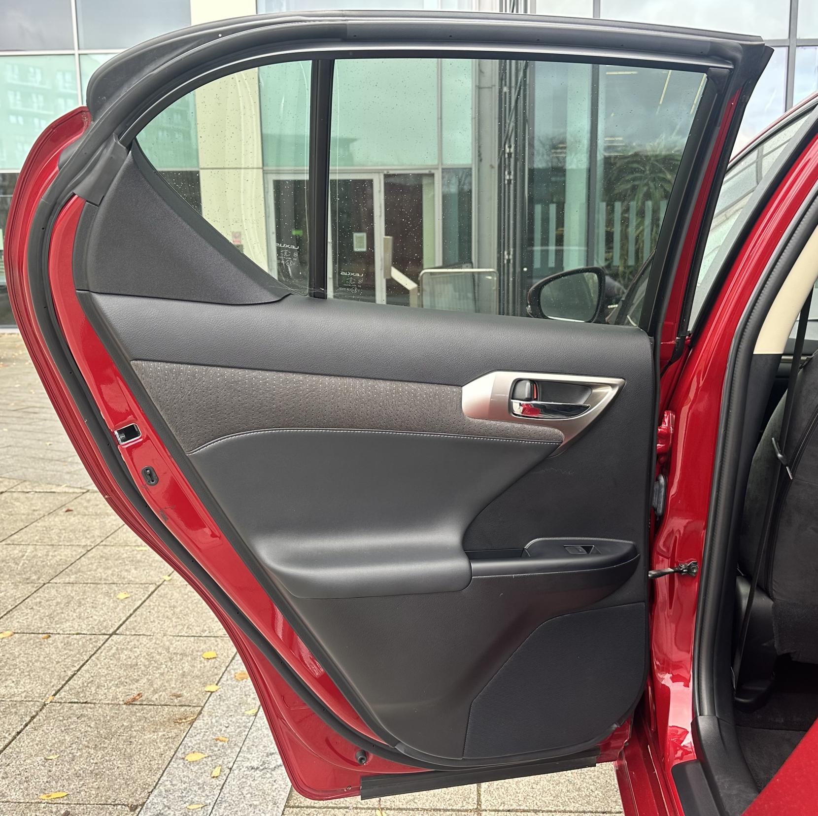 Lexus CT 1.8 200h Advance Hatchback 5dr Petrol Hybrid CVT Euro 6 (s/s) (136 ps)