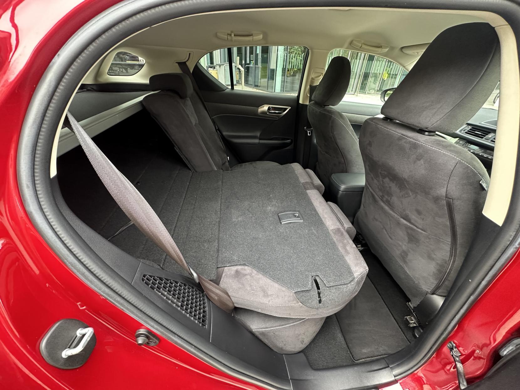 Lexus CT 1.8 200h Advance Hatchback 5dr Petrol Hybrid CVT Euro 6 (s/s) (136 ps)