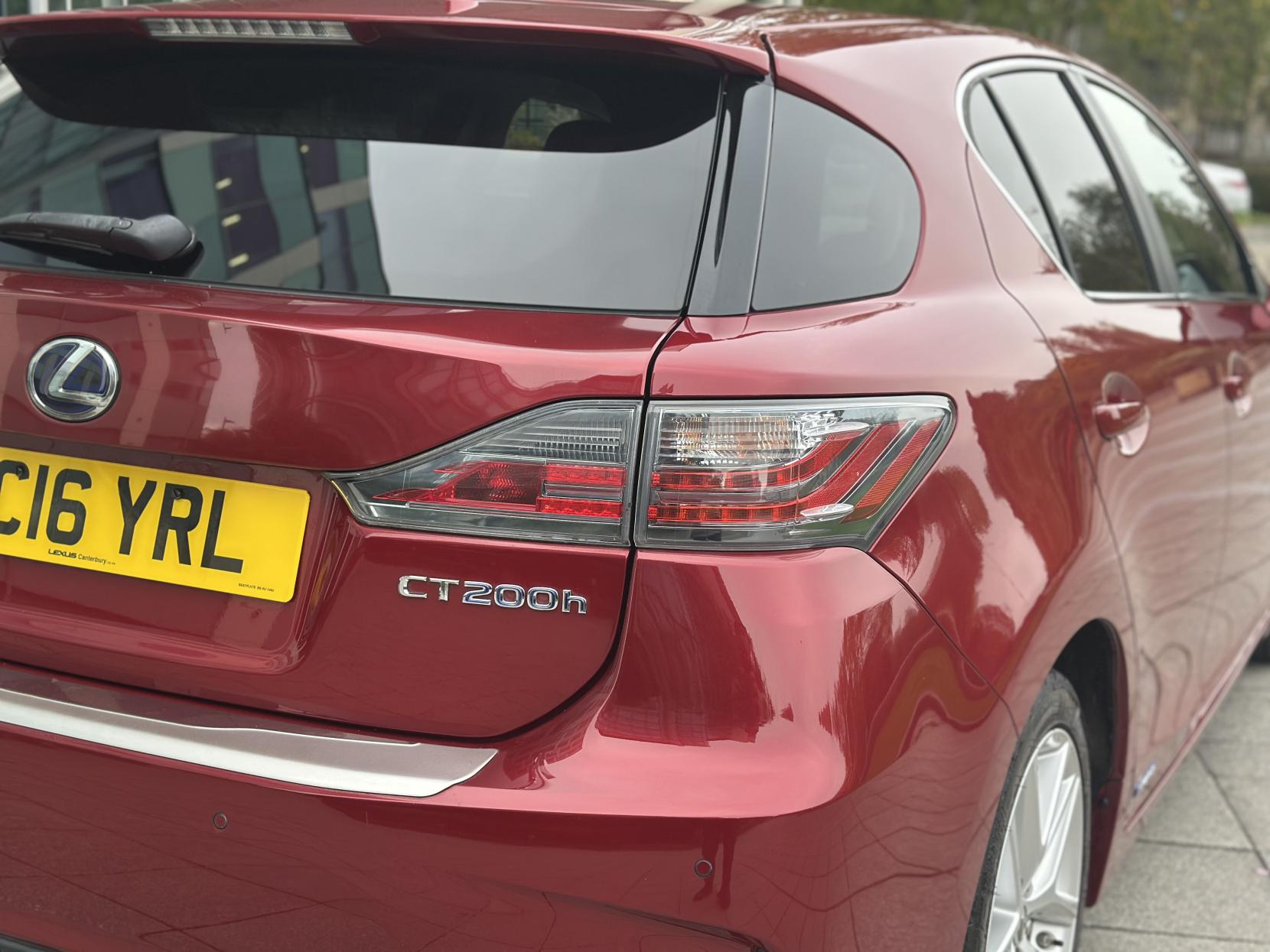 Lexus CT 1.8 200h Advance Hatchback 5dr Petrol Hybrid CVT Euro 6 (s/s) (136 ps)