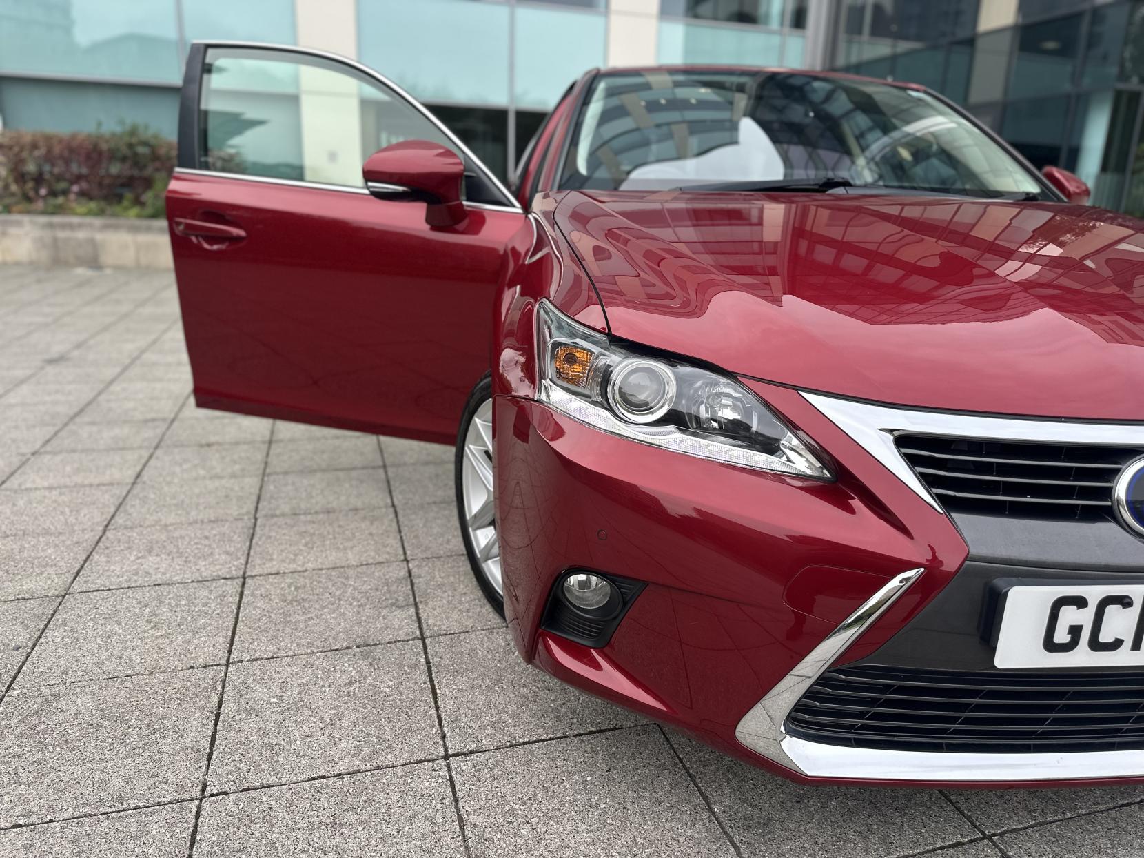 Lexus CT 1.8 200h Advance Hatchback 5dr Petrol Hybrid CVT Euro 6 (s/s) (136 ps)
