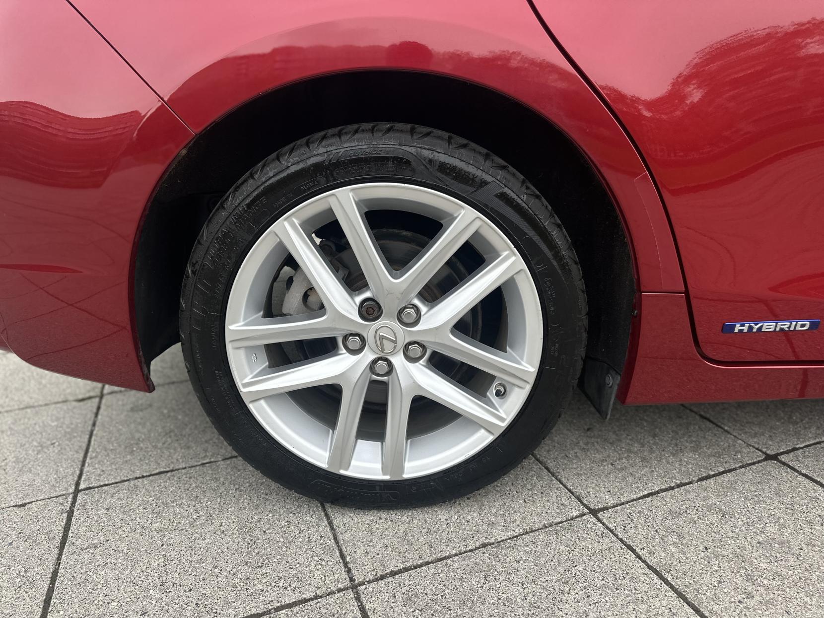 Lexus CT 1.8 200h Advance Hatchback 5dr Petrol Hybrid CVT Euro 6 (s/s) (136 ps)