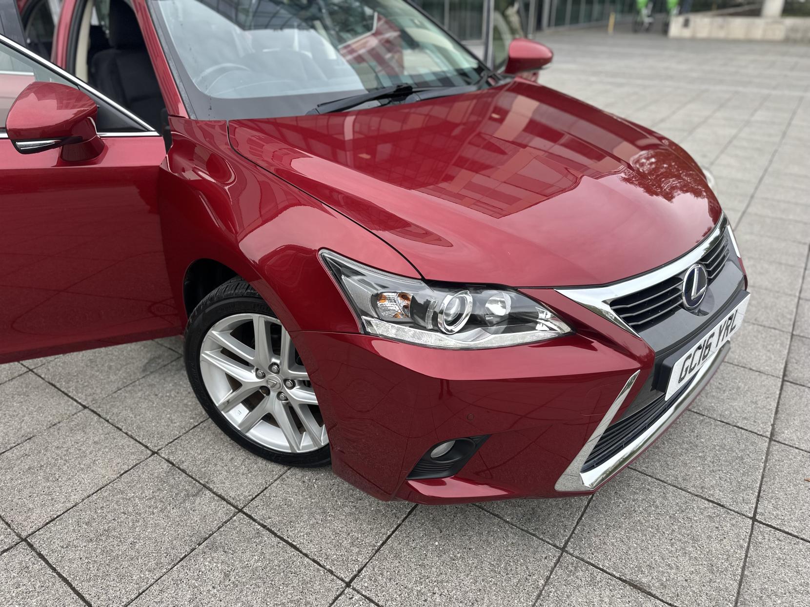 Lexus CT 1.8 200h Advance Hatchback 5dr Petrol Hybrid CVT Euro 6 (s/s) (136 ps)