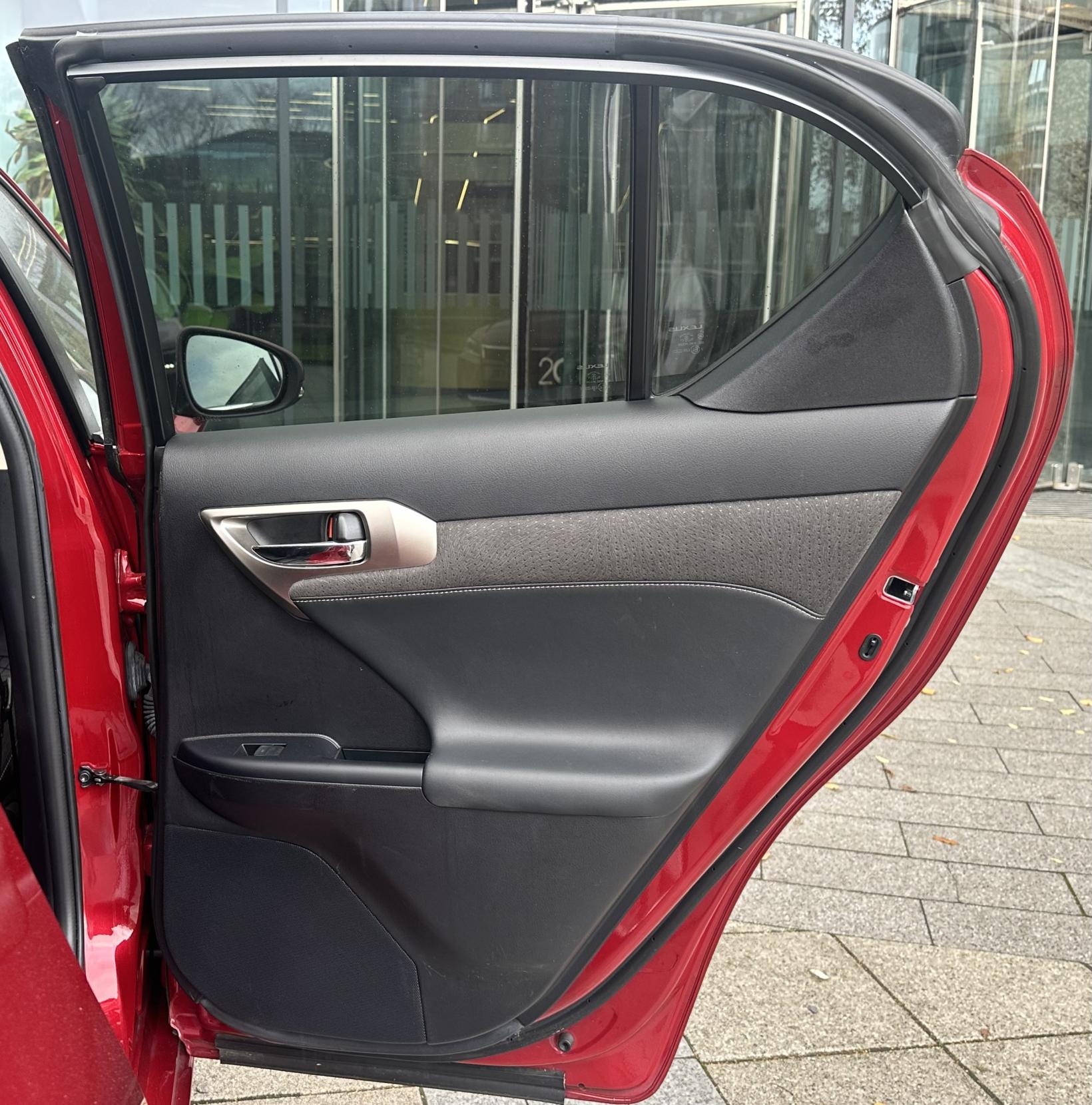 Lexus CT 1.8 200h Advance Hatchback 5dr Petrol Hybrid CVT Euro 6 (s/s) (136 ps)