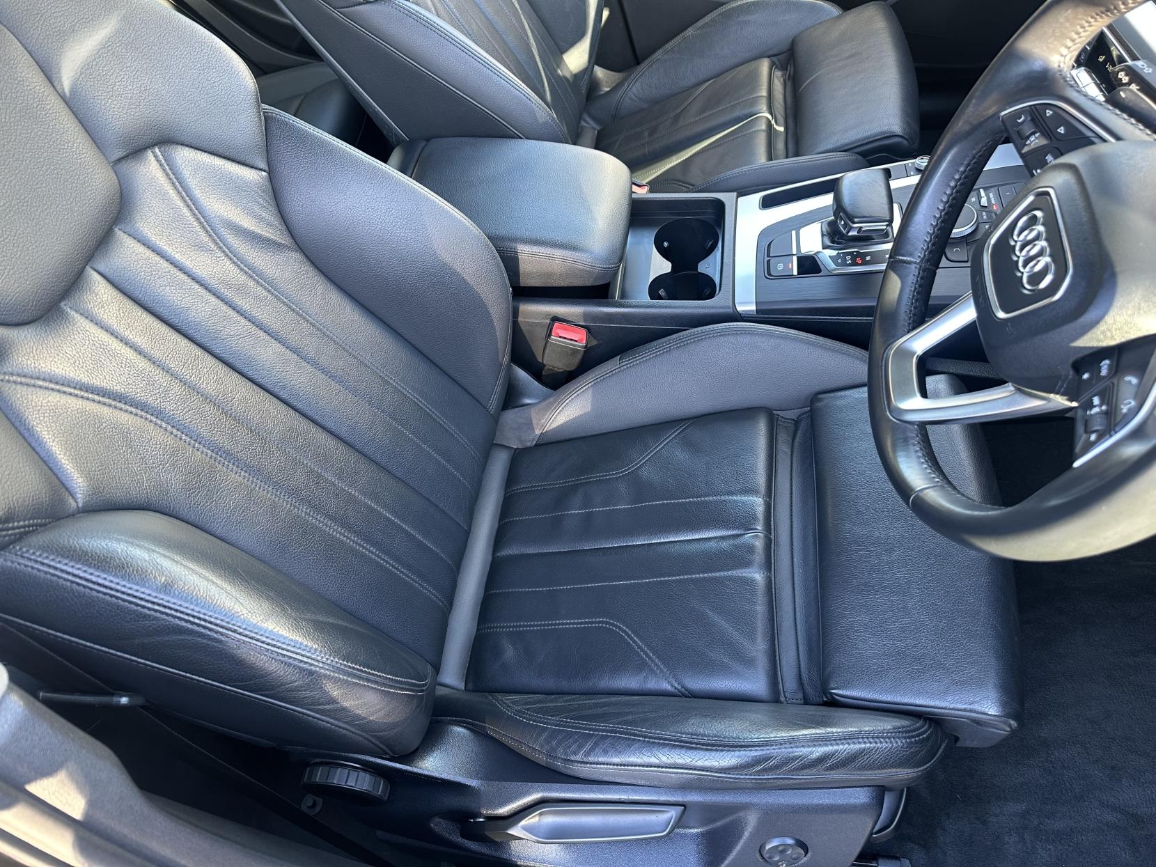 Audi Q5 2.0 TFSI Sport SUV 5dr Petrol S Tronic quattro Euro 6 (s/s) (252 ps)