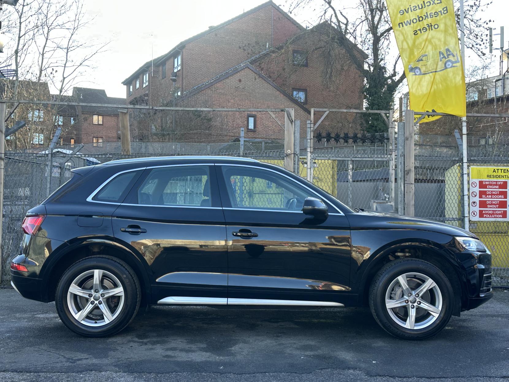 Audi Q5 2.0 TFSI Sport SUV 5dr Petrol S Tronic quattro Euro 6 (s/s) (252 ps)