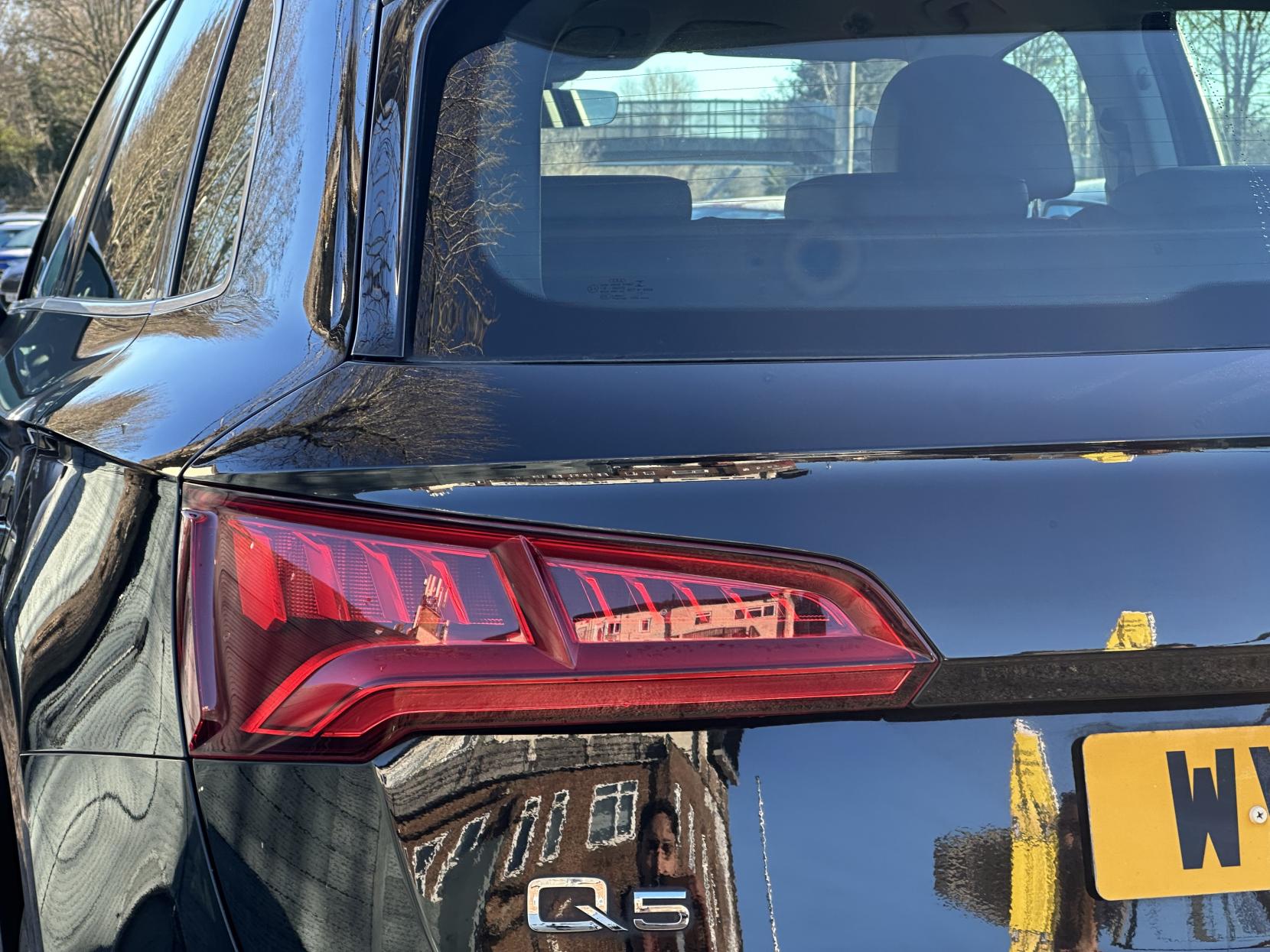 Audi Q5 2.0 TFSI Sport SUV 5dr Petrol S Tronic quattro Euro 6 (s/s) (252 ps)