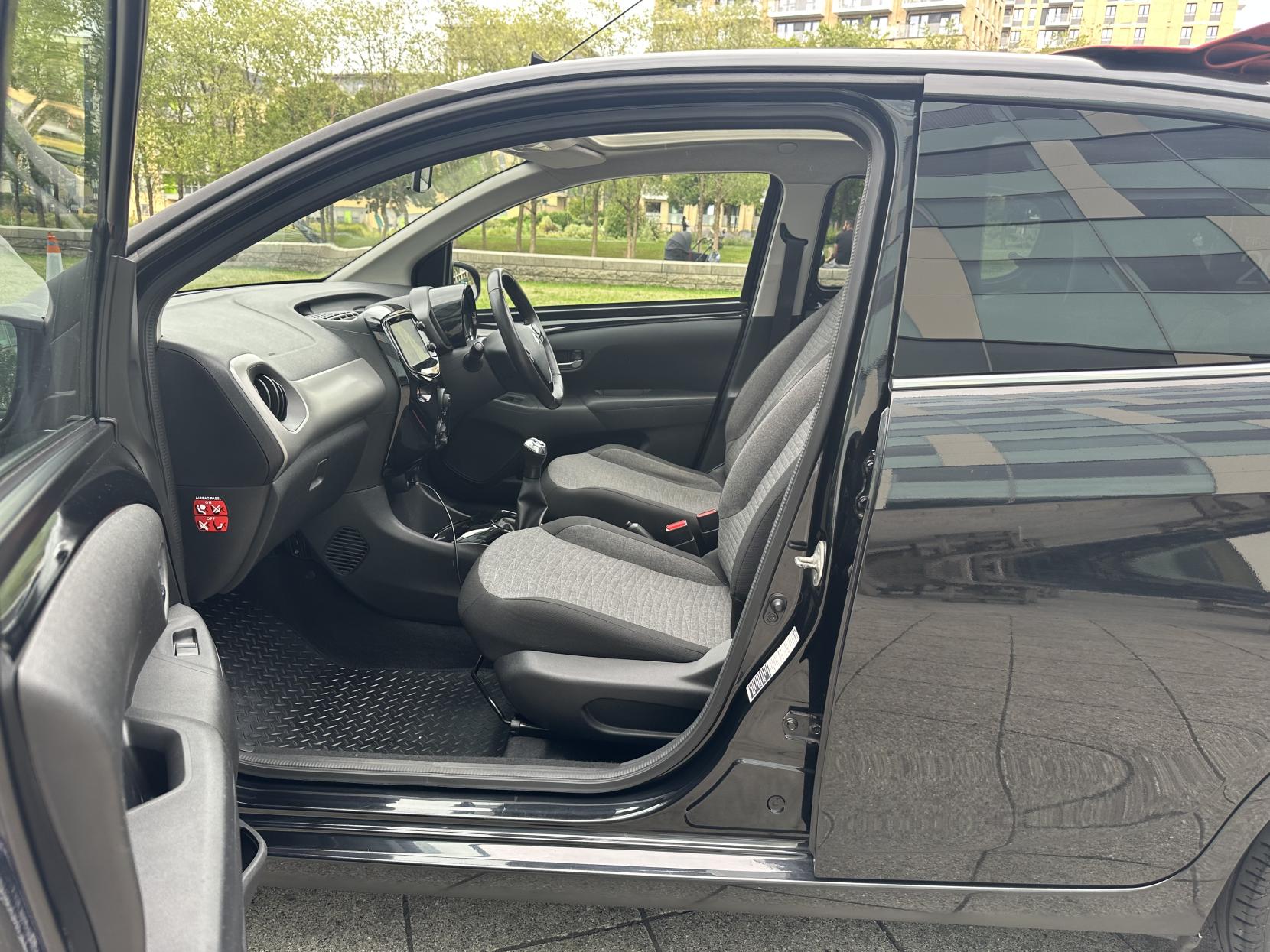 Citroen C1 1.2 PureTech Flair Airscape 5dr Petrol Manual Euro 5 (Euro 5) (82 ps)
