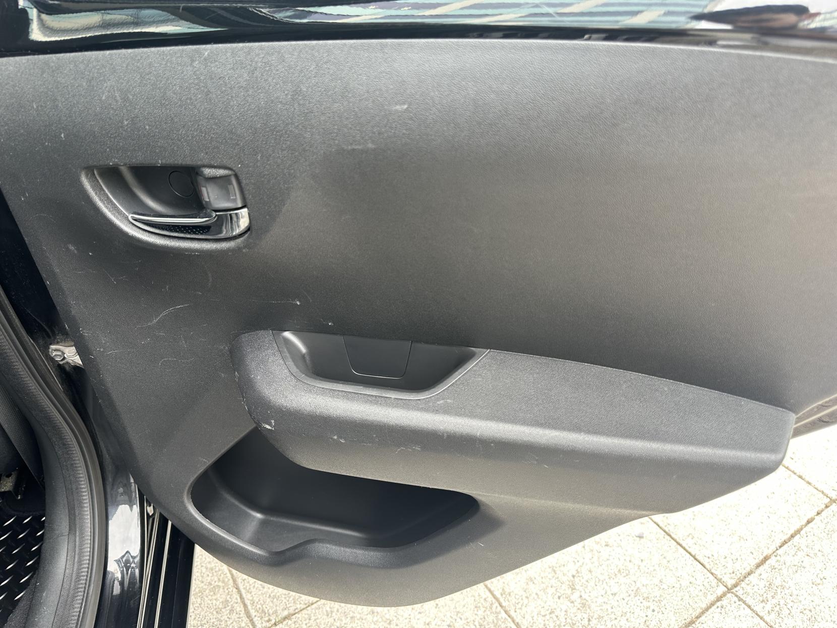 Citroen C1 1.2 PureTech Flair Airscape 5dr Petrol Manual Euro 5 (Euro 5) (82 ps)