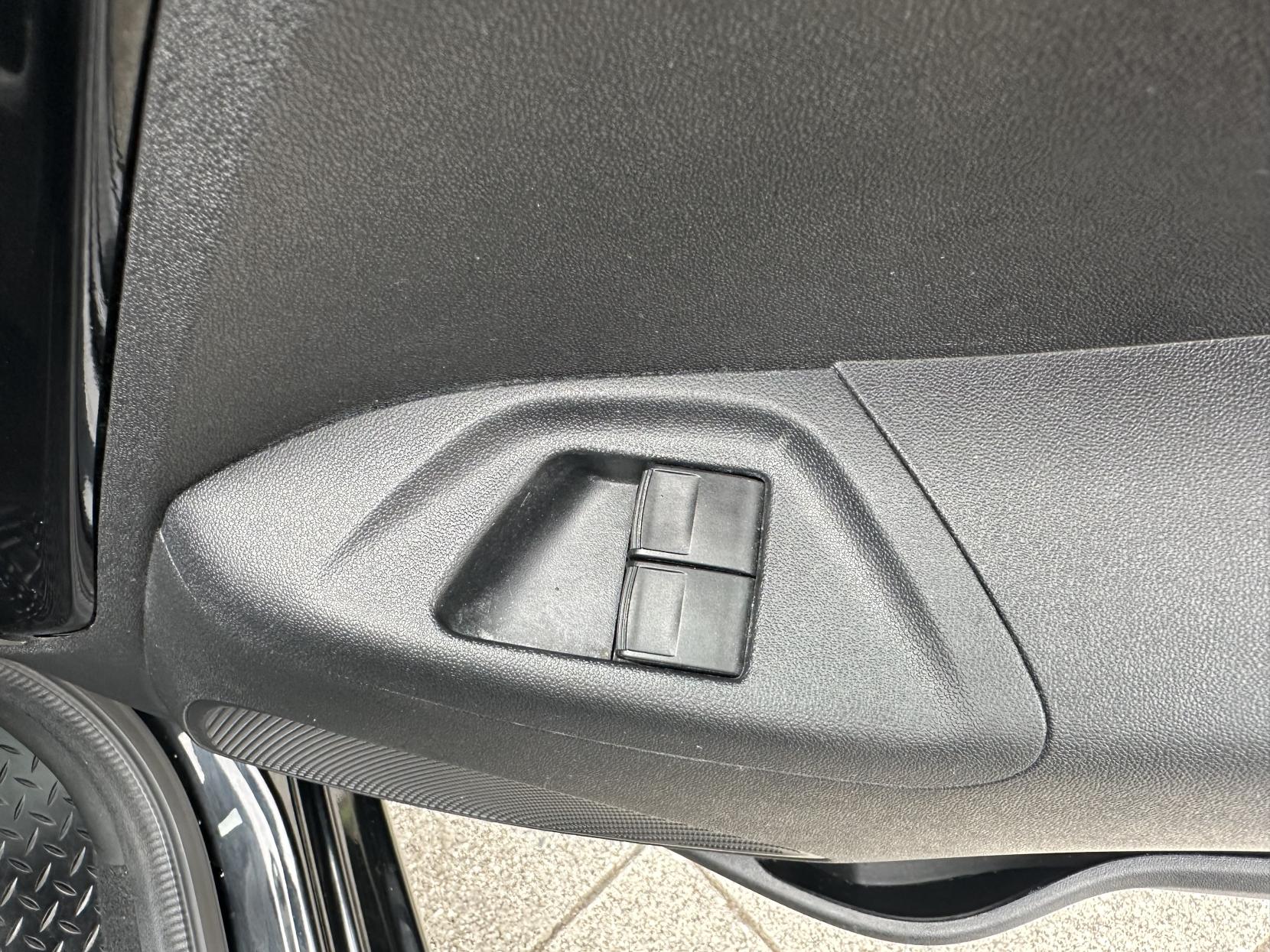 Citroen C1 1.2 PureTech Flair Airscape 5dr Petrol Manual Euro 5 (Euro 5) (82 ps)