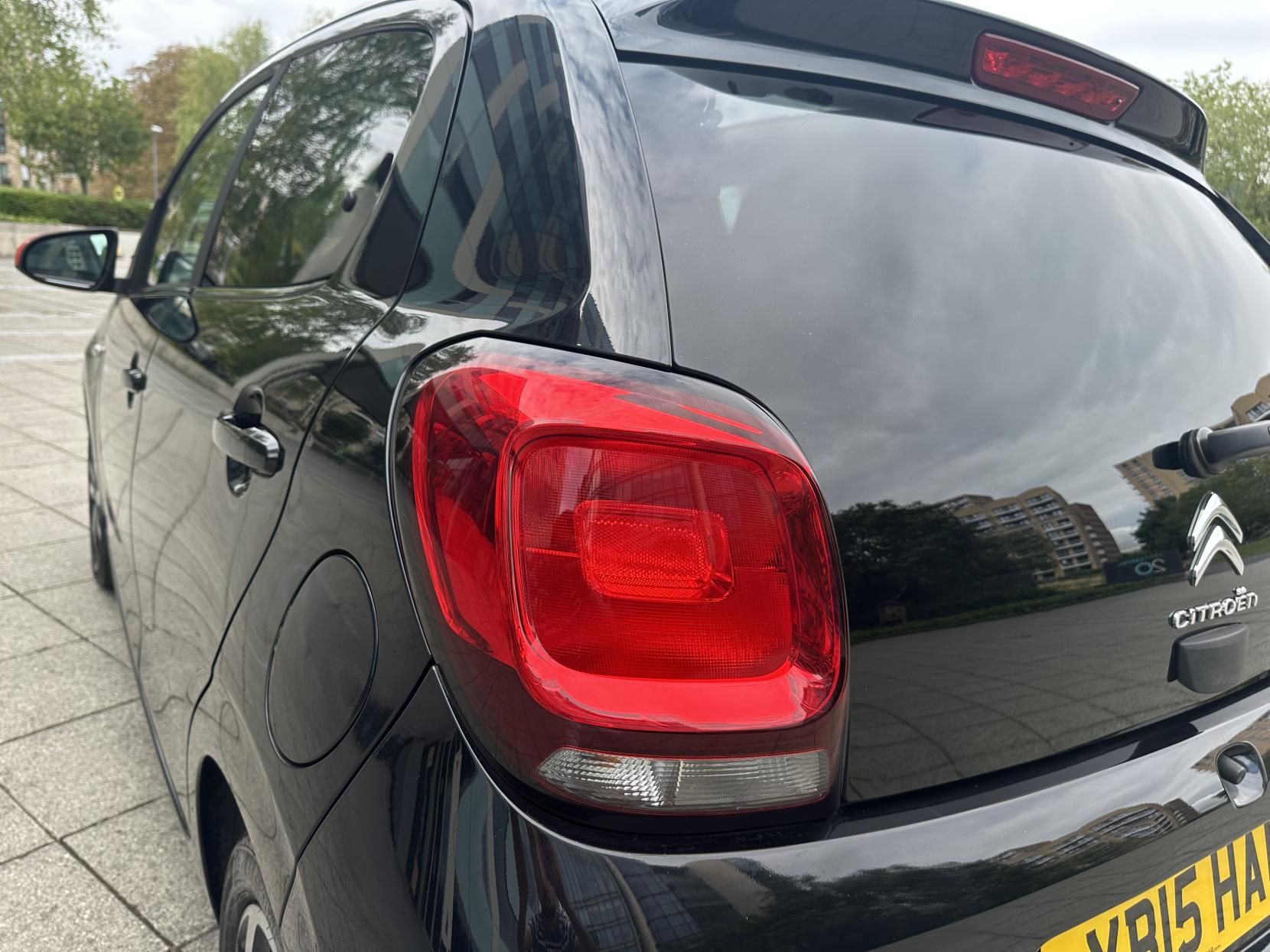 Citroen C1 1.2 PureTech Flair Airscape 5dr Petrol Manual Euro 5 (Euro 5) (82 ps)