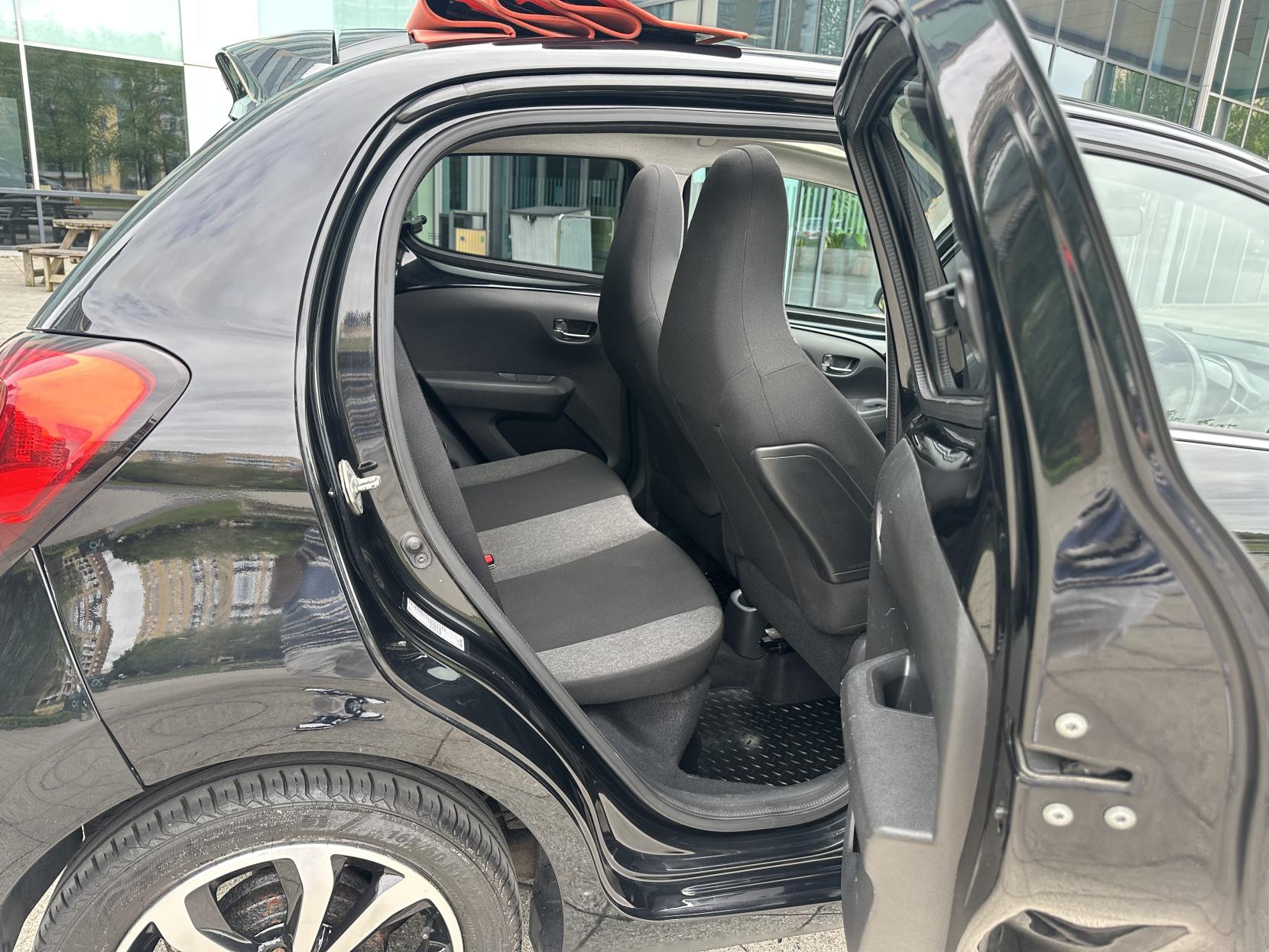 Citroen C1 1.2 PureTech Flair Airscape 5dr Petrol Manual Euro 5 (Euro 5) (82 ps)