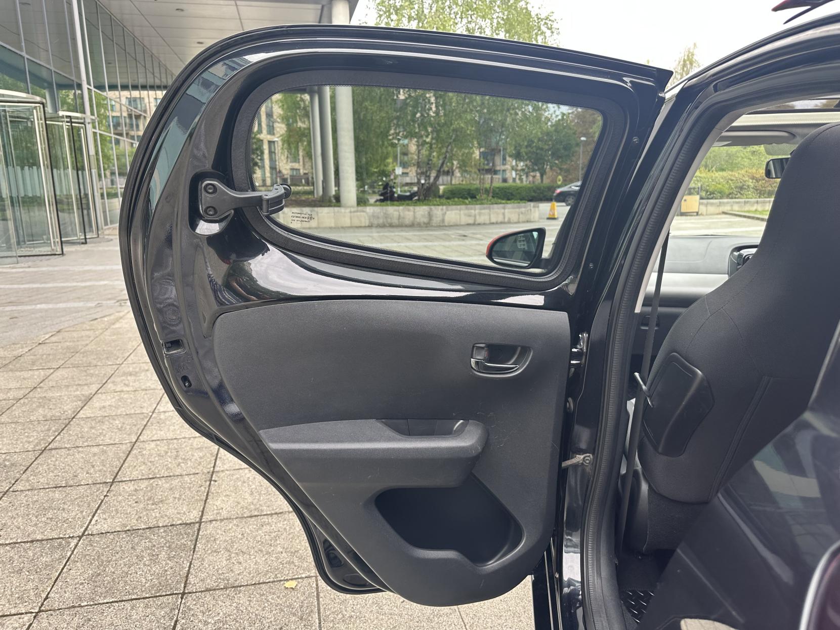 Citroen C1 1.2 PureTech Flair Airscape 5dr Petrol Manual Euro 5 (Euro 5) (82 ps)