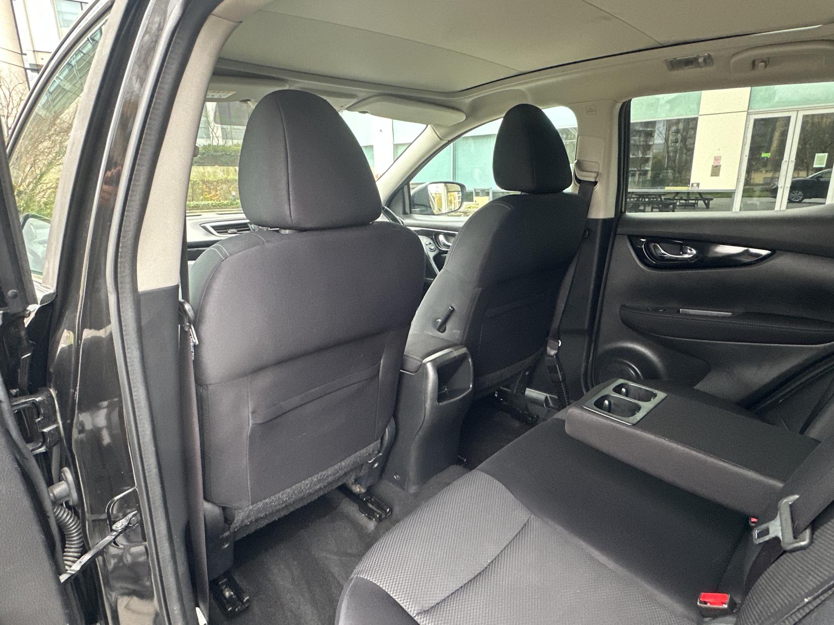 Nissan Qashqai 1.2 DIG-T Acenta Premium SUV 5dr Petrol Manual 2WD Euro 5 (s/s) (115 ps)