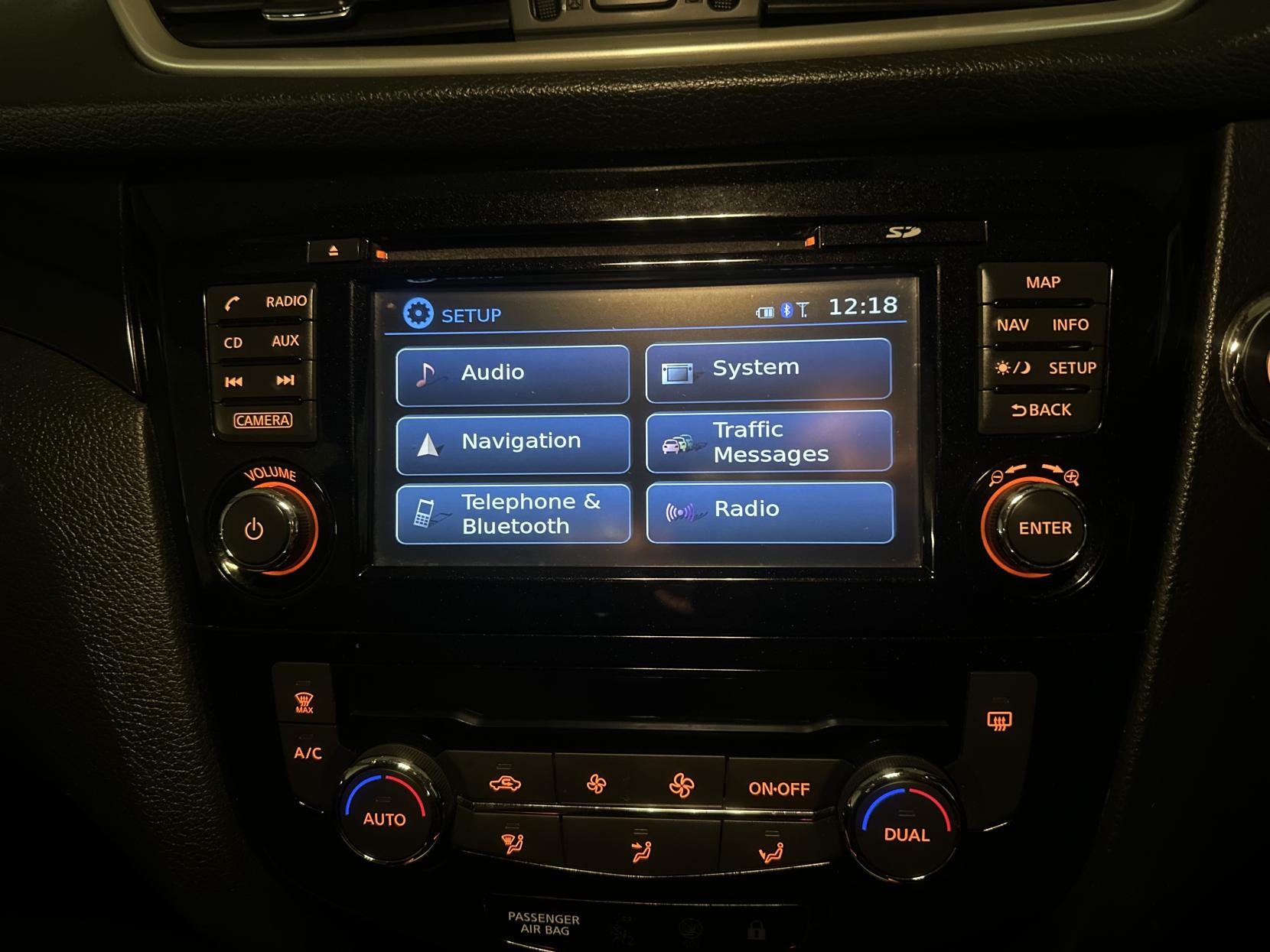 Nissan Qashqai 1.2 DIG-T Acenta Premium SUV 5dr Petrol Manual 2WD Euro 5 (s/s) (115 ps)